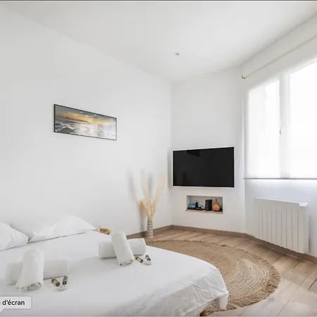Vivez Experience Mediterraneenne Dans Cet Confortable Appartement